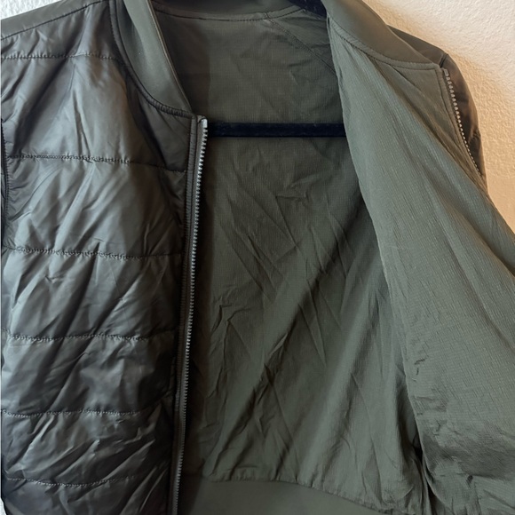 Lululemon Nonstop Bomber *Reversible - Dark Olive size 6 - Picture 3 of 6